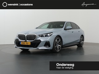 BMW 530e M Sport Edition | M-Sport | Adaptieve LED verlichting | Driving Assistant Professional | Harman/Kardon | Shadow Line | Comfort Pakket | Panoramadak | HUD | Stoelverwarming/Koeling |