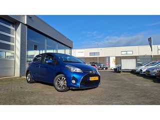 Toyota Yaris 1.3 VVT-i Aspiration/Achteruitrij camera/trekhaak/Airco*