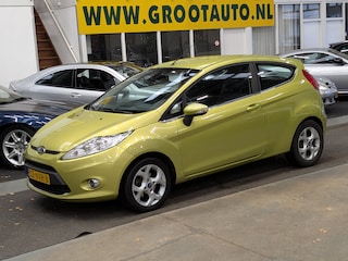 Ford Fiesta 1.4 Titanium Automaat Airco,. Cruise Control, Trekhaak, Stuurbekrachtiging