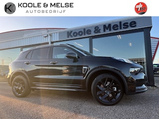 Lynk & Co 01 1.5 261pk PHEV , BLACK EDITION ,360gr camera , PANO Dak , Adaptive CC , Car play , Stuurverwarming