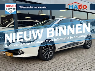 Renault Clio 1.2 AUTHENTIQUE 5DRS AC/CRUISE/BLUETOOTH/NAV/PARK.SENS/LMV/MIST.LAMP