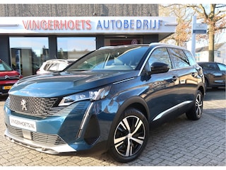 Peugeot 5008 130 Pk * Dikke GT * 7-Persoons * Super Luxe * Navigatie * Alcantara / Lederen Bekleding * Dodehoekbewakingsysteem * Achteruitrij Camera * Elektrisch bed. Achterklep * Adaptive Cruise & Climate Control * DAB Radio * Vingerhoets; Vierde Generatie Eersteklas Service. Al meer dan 100 jaar een begrip in de Brabantse Kempen.