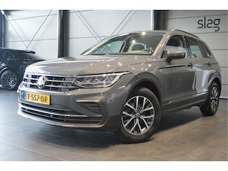Volkswagen Tiguan 2.0 TDI Life navi clima camera trekhaak 17 inch 150 pk !!