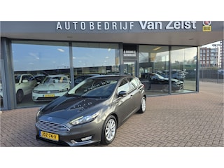 Ford Focus 1.5 Titanium *AUTOMAAT*Keyless entry* Navigatie * Acteruitrijcamera* Climaat Controle * Elektrische Ramen V+A*Nw Distr.snaar* NETTE auto* BOVAG