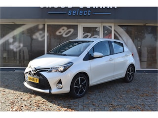 Toyota Yaris 1.3 VVT-i Dynamic Automaat / Airco / Cruise / 16"LM / Trekhaak /