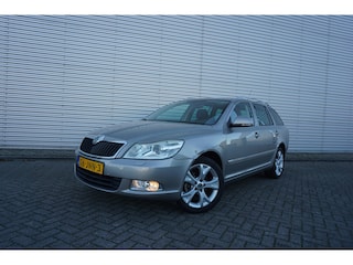 Skoda Octavia Combi 1.4 TSI Elegance Business Line LICHTE SCHADE / Airco / Navi / Cruise / Parkeersens. / Trekhaak / Lm velgen / NAP