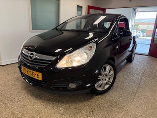Opel Corsa 1.4-16V Cosmo | Airco | Fietsendrager | 1e eigenaar