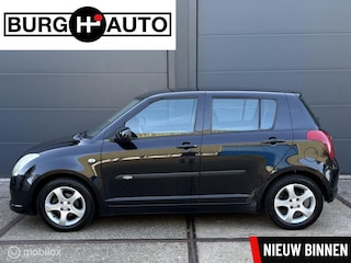 Suzuki Swift 1.3 GLS 5 deurs - AIRCO - EL. RAMEN + SPIEGELS - CPV - LM VELGEN - STUURBEKRACHTIGING - ZWART METALLIC - RADIO/CD - NL AUTO - NIEUWE APK T/M 05-09-2026 -
