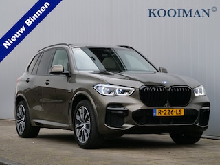 BMW X5 xDrive45e High Executive 394 Pk Automaat M-sport / Trekhaak / Laser light / Leer / Pano-dak / DAB / Apple Carplay