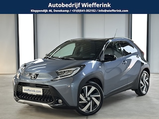 Toyota Aygo 1.0 VVT-i S-CVT Envy Automaat | Navi | Camera | Trekhaak |