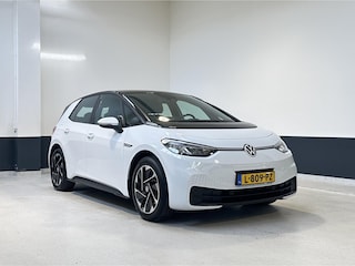 Volkswagen ID.3 Life 58 kWh | NL | SOH 89% | Apple Carplay/ Android Auto | Navigatie | Trekhaak | PDC |