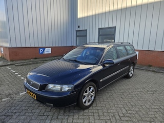 Volvo V70 2.4 Lees tekst!