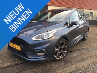 Ford Fiesta 1.0 EcoBoost ST-Line Climate Controle | Cruise Controle | Navigatie | Parkeer sensoren achter | Radio/DAB en Car Apple play | 17 Inch Velgen met all-season banden | ST Achter Spoiler | Voorruit verwarming | NAP | Nederlandse auto |