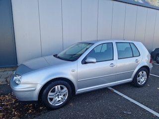 Volkswagen Golf automaat, trekhaak, climatronic, Navigatie 1.6
