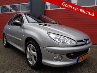 Peugeot 206 1.4-16V Quiksilver 89PK Airco LMV NL-Auto