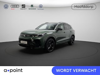 Volkswagen Tiguan 1.5 eHybrid R-Line Edition 204 pk Automaat (DSG) | Verlengde garantie | Navigatie | Parkeersensoren (Park assist) | Rondomzicht camera | Stoelverwarming v/a | Black Style pakket | R-Line |