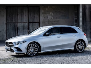 Mercedes-Benz A-klasse 250e AMG ** LED, MBUX+, 19-inch LMV, ADAPT. CRUISE, NIGHT PAKKET ** 1e EIG - UNFALLFREI - JUNGE STERNE ** ** INFORMEER OOK NAAR ONZE AANTREKKELIJKE FINANCIAL-LEASE TARIEVEN **