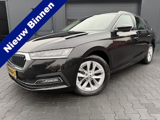 Skoda Octavia Combi 1.5 e-TSI Hybride Business Edition Plus Bj 2021 Km 8399 Unieke stand Dealer onderhouden