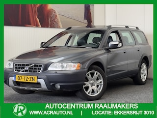 Volvo XC70 2.4 D5 YOUNGTIMER ! CRUISE CONTROL CLIMATE CONTROL XENON SCHUIF/KANTELDAK NAVIGATIE STOELVERWARMING AFNEEMBARE TREKHAAK