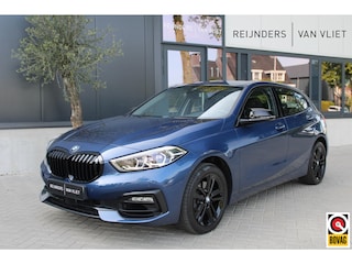 BMW 118i Business Edition Sport | Black Pack | Stoelverw. | CarPlay | 18 inc LM |