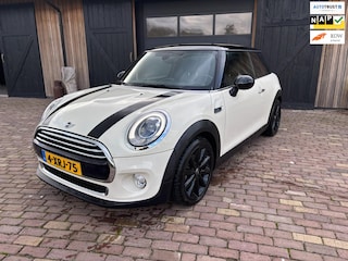Mini Cooper 1.5 First Born Edition,NAVIGATIE , SPORTSTOELEN , LED , CRUISE