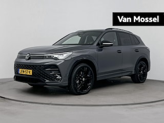 Volkswagen Tiguan 1.5 eHybrid R-Line Edition 204 PK | Panorama dak | Trekhaak zwenkbaar | Stoel/stuurverwarming | Black pakket |  Camera | Parkeersensoren | Electrische klep | 20 Inch Velgen | massage stoelen | Dode hoek detectie |