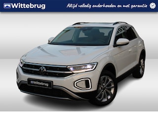 Volkswagen T-Roc 1.5 TSI 150pk Style DSG Automaat / Panorama dak / Navigatie / LM 17 inch / APP / LED Plus / Park Assist / Camera