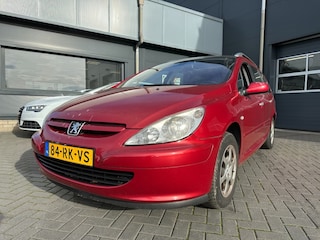 Peugeot 307 1.6  7 pers! Cruise control, Airco, Trekhaak, Nieuwe APK!
