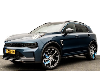 Lynk & Co 01 1.5 Plug-in Hybrid 262 Pk I Modeljaar 2023 I Panoramadak I 75 km Elektrisch I 360 Camera I Infinity Audio I Full Map Navi I Carplay I 20 inch. LMV l 1e eigenaar