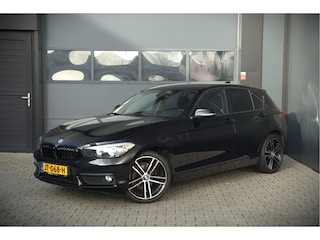 BMW 116i Sport | EXPORT | HANDEL | Cruise Control | Stoelverwarming | Parkeersensoren | M Sport wielen | Keyless | Navigatie | Lichtsensor | Regensensor |