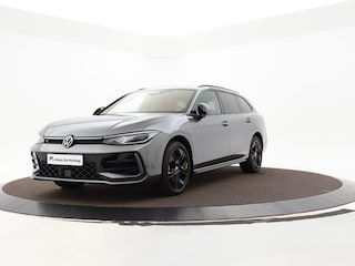 Volkswagen Passat Variant 1.5 eHybrid 272pk DSG R-Line Edition · Keyless · 360 Camera · Elek. Trekhaak · Elek.Achterklep · Apple/Android Car Play · 18'' Inch · Garantie t/m Augustus 2026