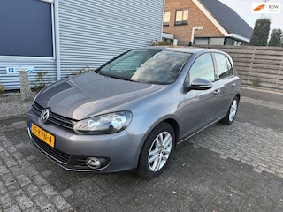 Volkswagen Golf 1.2 TSI Highline BlueMotion NAV.+ Clima Bj:2010 NAP!