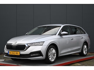Skoda Octavia Combi 1.0 TSI Business Edition camera