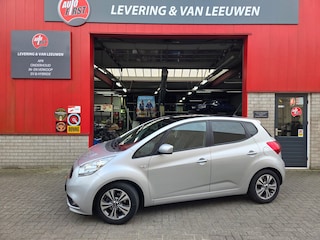 Kia Venga 1.6 CVVT DynamicLine Automaat/ Panoramadak/ Trekhaak/ Camera/ Rijklaarprijs!