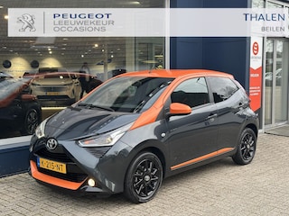 Toyota Aygo 1.0 VVT-i x-JBL | Zeer Complete Uitvoering | Multimediascherm met Navigatie via Telefoon | Climate Control | Camera | Lichtmetalen Velgen | Mistlampen | JBL Audio met Subwoofer | Volledig Dealer Onderhouden | Bi-Tone Kleurstelling |