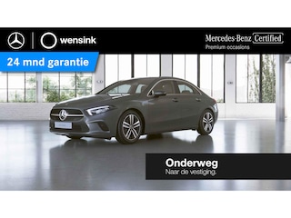 Mercedes-Benz A-klasse 180 Business Solution Luxury | Trekhaak | Stoelverwarming | Widescreen | Achteruitrijcamera |