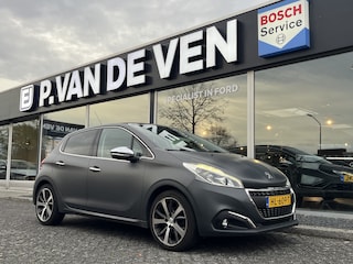 Peugeot 208 1.2 PureTech Première | Matte lak | Afneembare trekhaak | Panoramadak | Camera | Carplay | Navi | etc. etc.