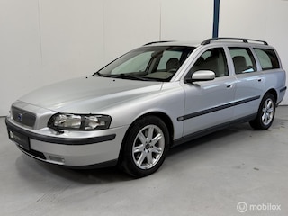 Volvo V70 2.5 T Comfort Line AUTOMAAT / 2 EIGENAREN