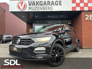 Volkswagen T-Roc 1.0 TSI Style // LED // APPLE CARPLAY / ANDROID AUTO // CLIMA // PDC V+A // STOELVERWARMING