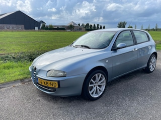 Alfa Romeo 147 2.0 T.Spark Distinctive Selespeed Bijgeluid in Motor