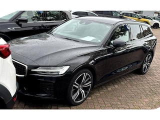 Volvo V60 2.0 T6 AWD 250kW/340pk Aut8 Recharge R-Design HARMAN/KARDON + ADAPT.CRUISE + STYLING PAKKET + EL.TREKHAAK + PILOT ASSIST + STOEL-&STUURVERWARMING + STANDKACHEL + ON-CALL + CAMERA + PARKSENSOREN + 19" LM-VELGEN!!