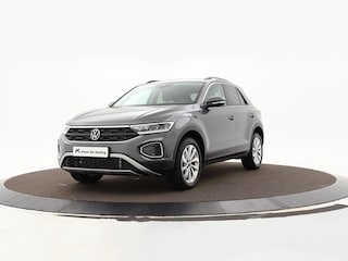 Volkswagen T-Roc 1.5 TSI 150pk DSG Life Edition · Camera · Keyless · Apple/Android Car Play · Navigatie · P-Sensoren · Parkeer Assistent · 17'' Inch · Garantie t/m 30-01-2027