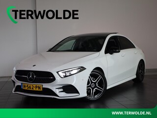 Mercedes-Benz A-klasse 200 Business Solution AMG | Panoramadak | Night Pakket | Trekhaak |