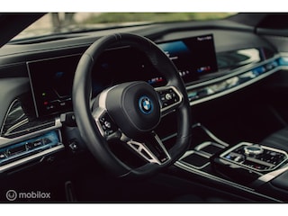 BMW i7 xDrive60 106 kWh|Theatre screen|Skylounge|Massage|HUD