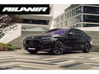 BMW i7 xDrive60 106 kWh|Theatre screen|Skylounge|Massage|HUD