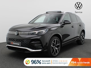 Volkswagen Tiguan 1.5 eHybrid R-Line Edition 272PK DSG Pano-Schuifdak, Trekhaak, Lederen Bekleding, 360gr. camera, Adaptieve Cruise Controle, Matrix LED verlichting, Keyless, Navi, Side Assist, Alarm, 20" LM Velgen