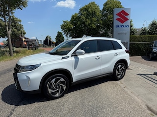 Suzuki Vitara 1.4 Boosterjet Style Smart Hybrid BJ 2025 // 1500 kilo trekgewicht // Nieuwstaat // Snel te rijden // Rijklaarprijs!