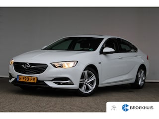 Opel Insignia Grand Sport 1.5 Turbo Business Executive | Panorama schuif-/kanteldak | Comfortstoelen | Navigatie systeem | PDC | Mistlampen voor |