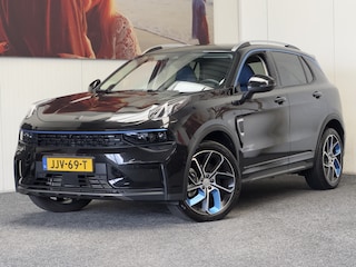 Lynk & Co 01 1.5 100 STUKS OP VOORRAAD ! VOL OPTIES ! 360 CAMERA ADAPTIVE CRUISE CONTROL PANORAMA SCHUIF/KANTELDAK APPLE CARPLAY/ANDROID RIJSTROOKSENSOREN ZEER MOOI !! NIEUW BINNEN