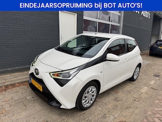 Toyota Aygo 1.0 VVT-i x-play AUTOMAAT / ACHTERUITRIJCAMERA / AIRCO